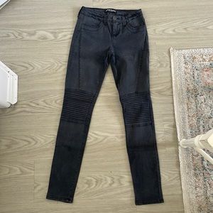 Black skinny jeans